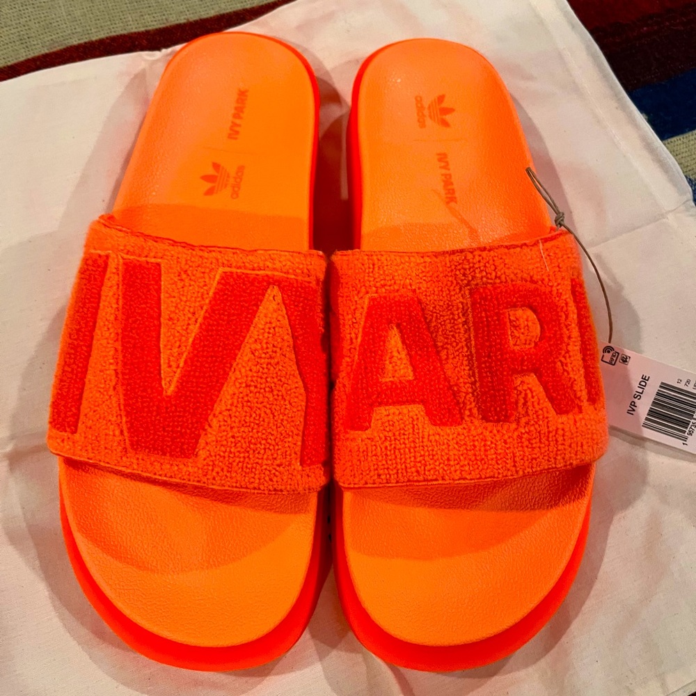 *NEW* Ivy Park Sandals gender neutral size 12/13 never worn